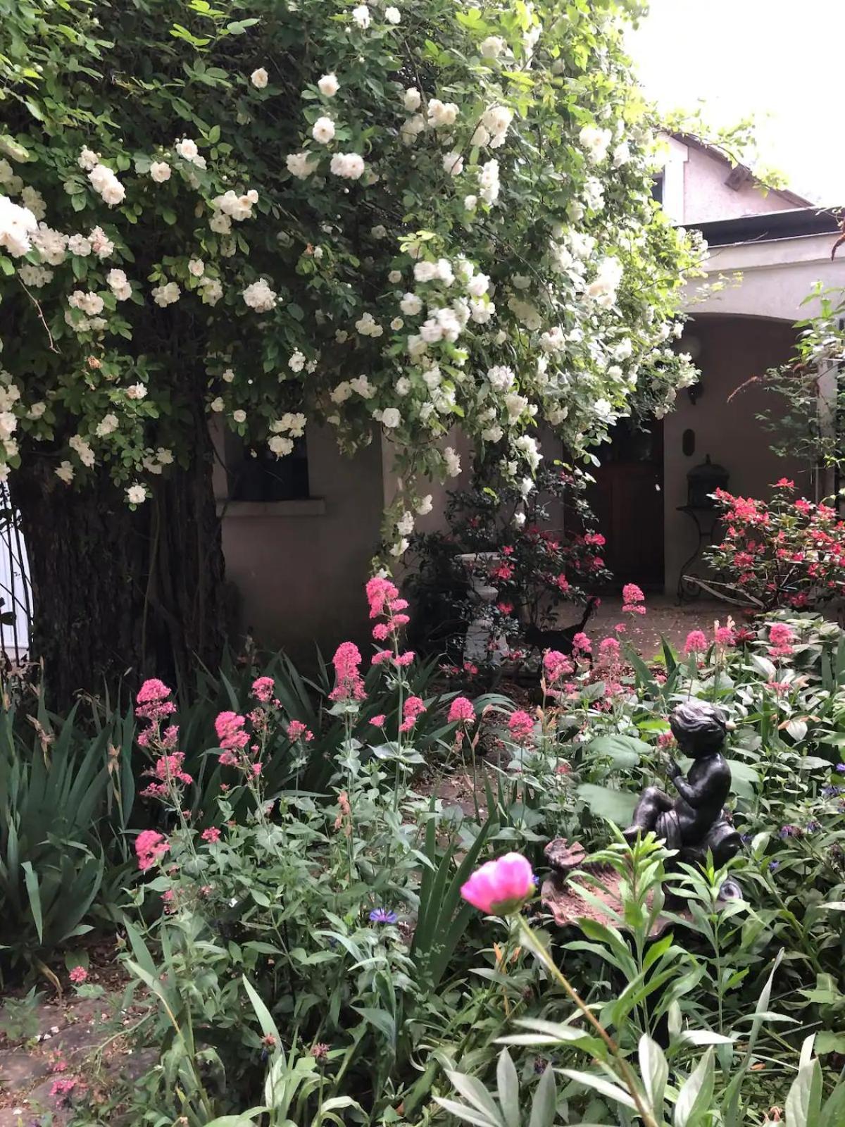 Le Val Clos, Appartement Dans Une Maison De Maitre 19E Tanlay Exterior photo