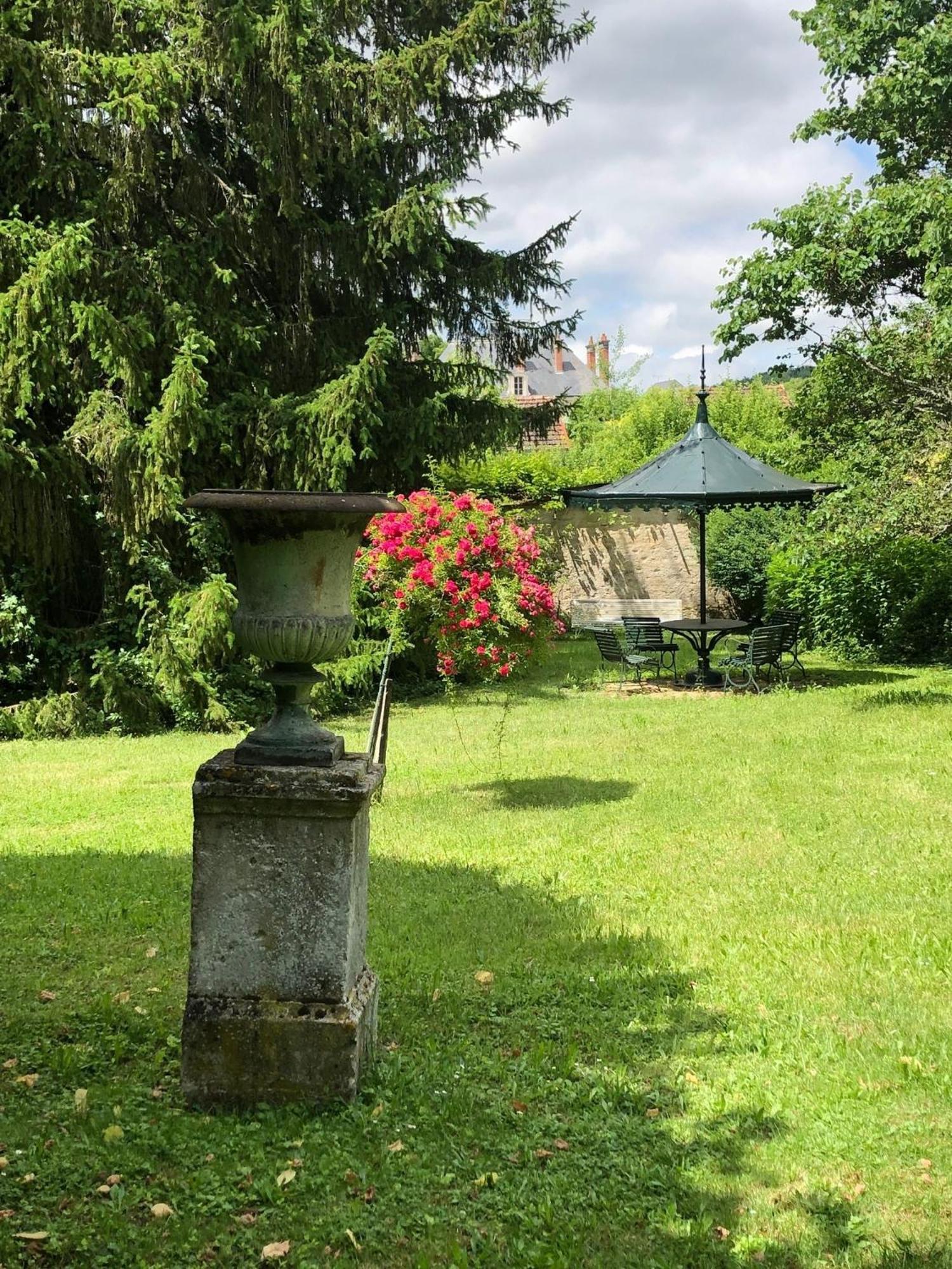 Le Val Clos, Appartement Dans Une Maison De Maitre 19E Tanlay Exterior photo