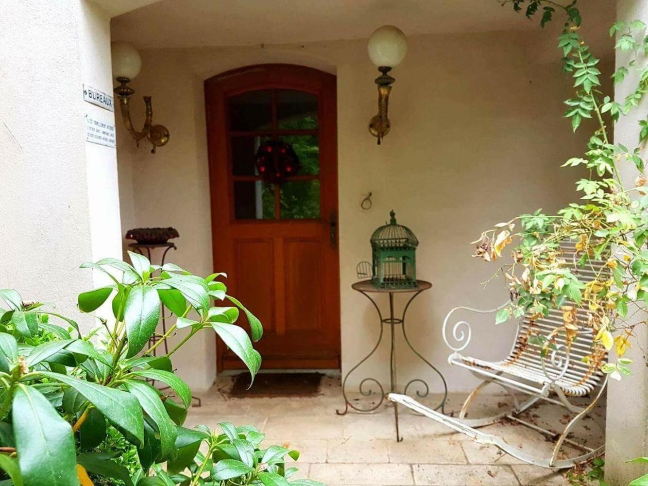 Le Val Clos, Appartement Dans Une Maison De Maitre 19E Tanlay Exterior photo